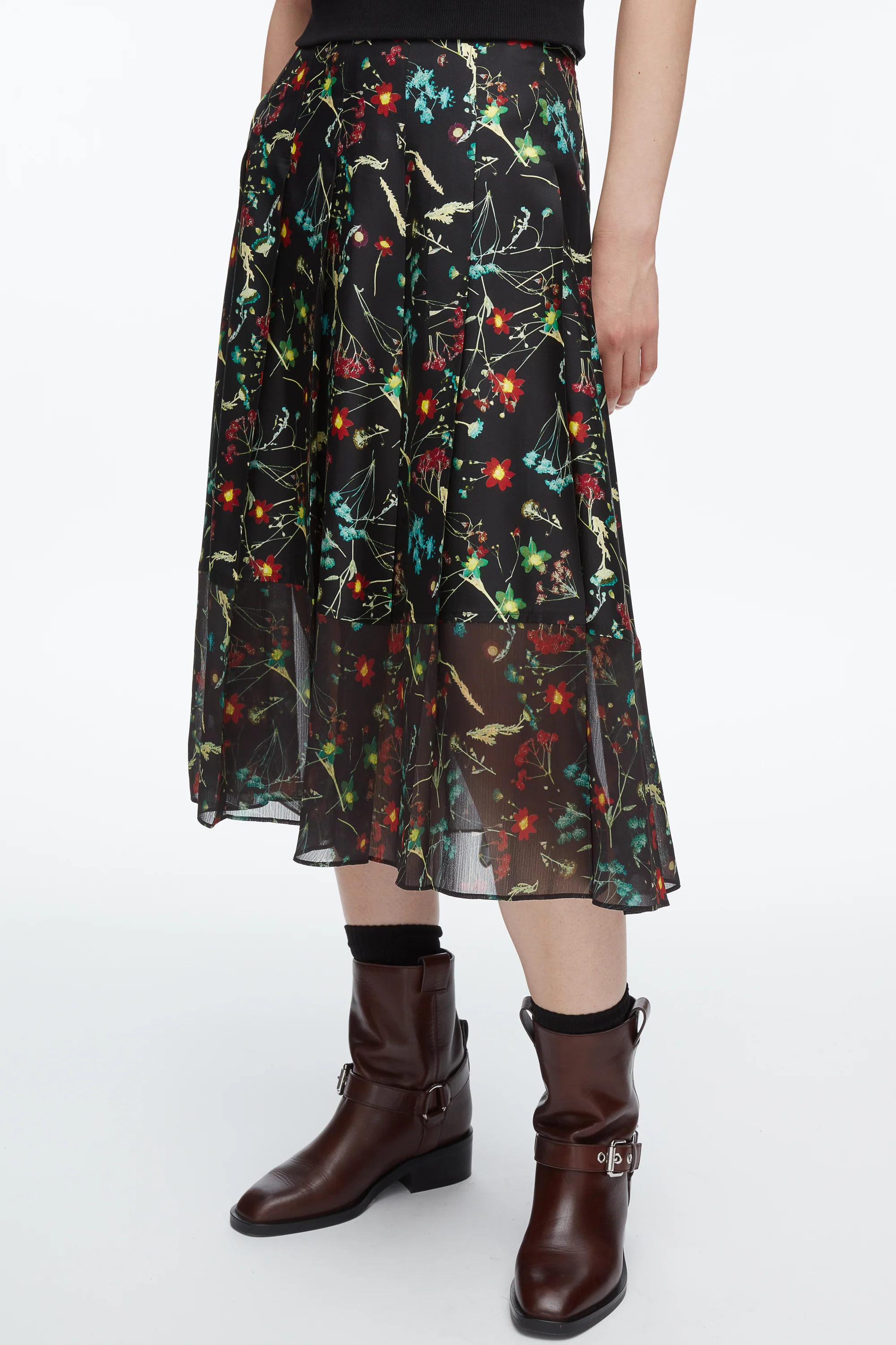 Bliss Floral Pleated Skirt - Image 12