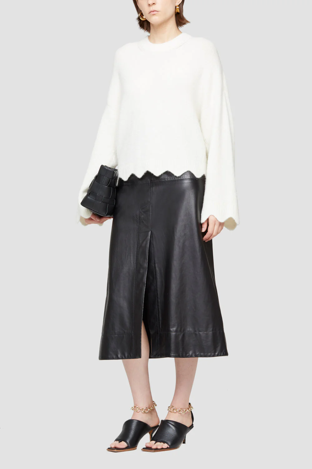 Crew Neck Sweater With Scallop