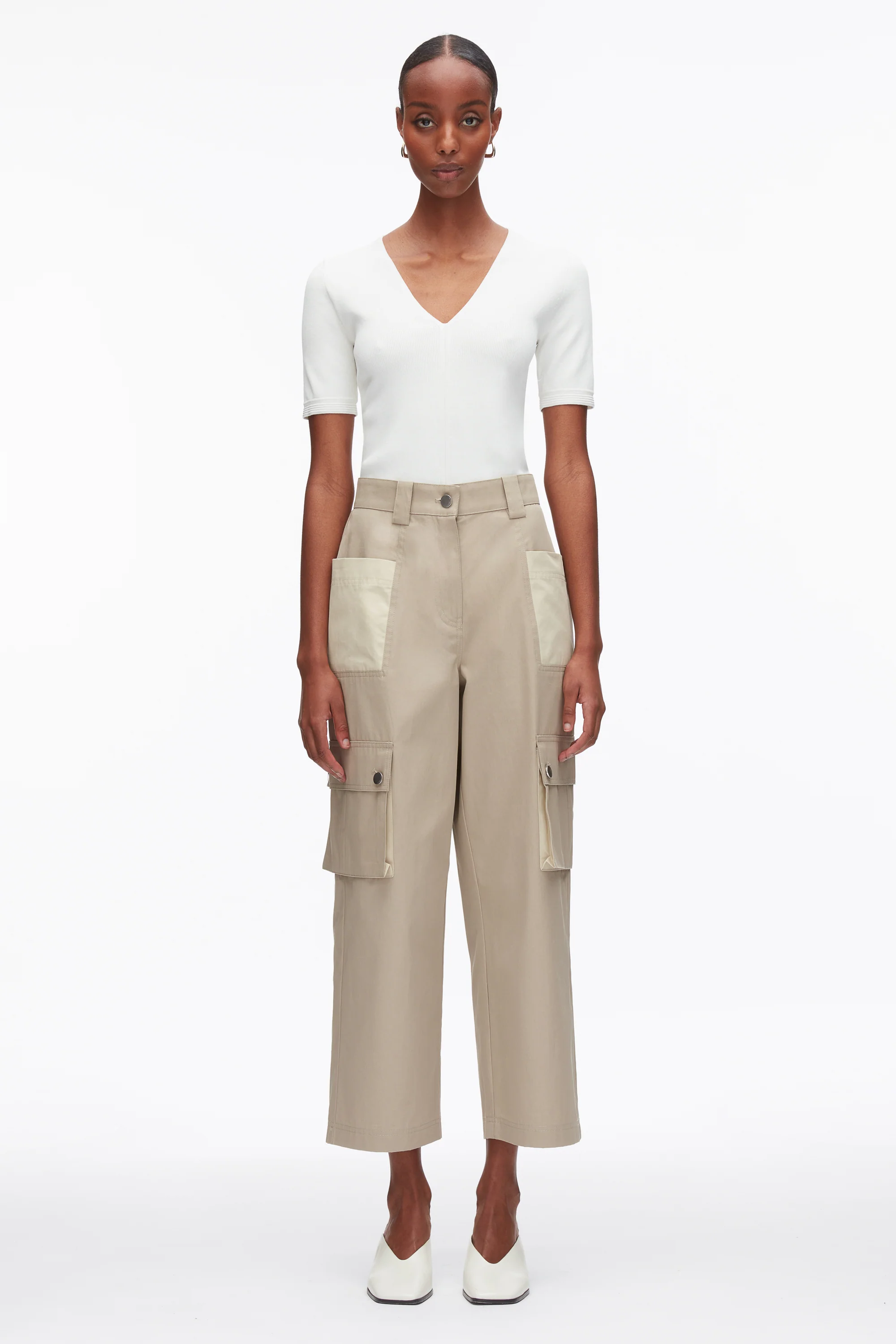 Two-Toned Cropped Cargo Pants - Image 10